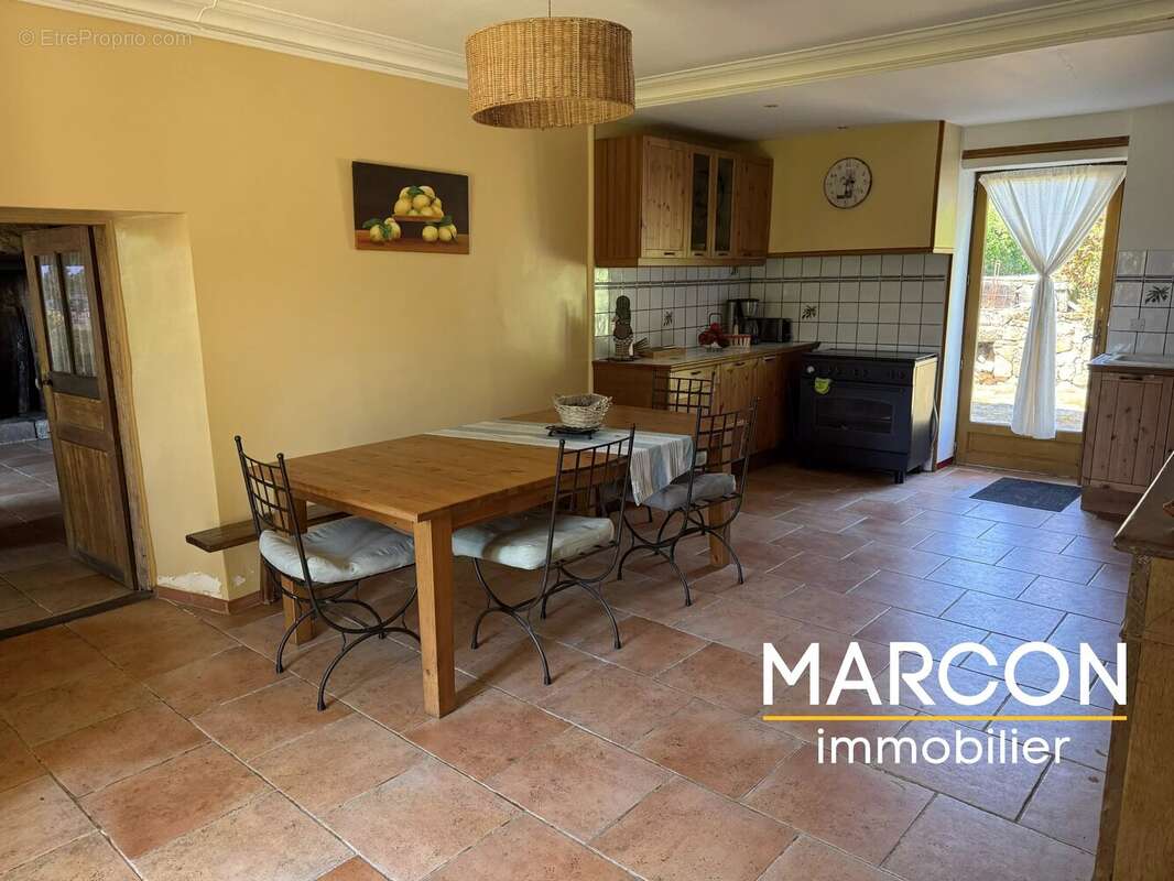 Belle fermette de 176 m² - Secteur JARNAGES - photo 15