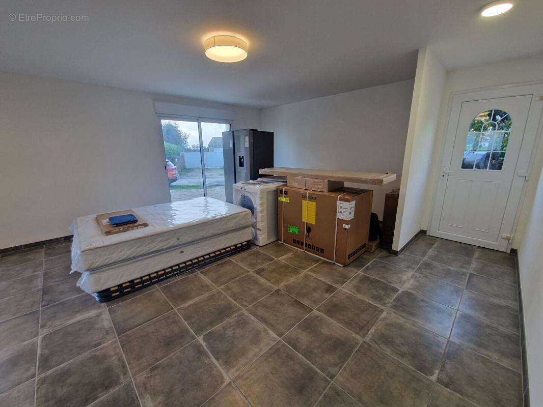 Maison à SAINT-PIERRE-D&#039;EXIDEUIL