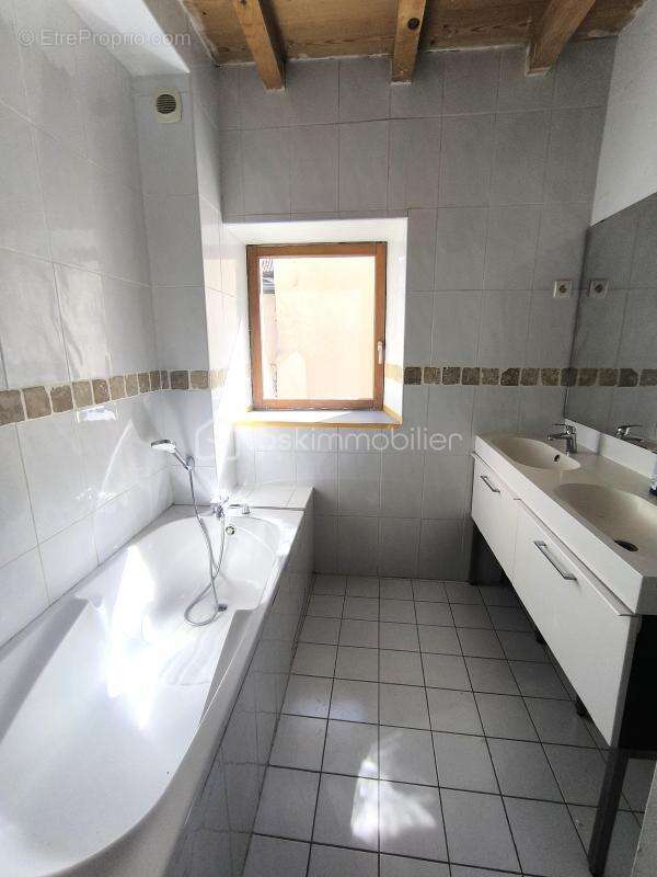  Maison de ville coup de cœur entièrement rénovée avec terrasse de 65 m² - photo 12