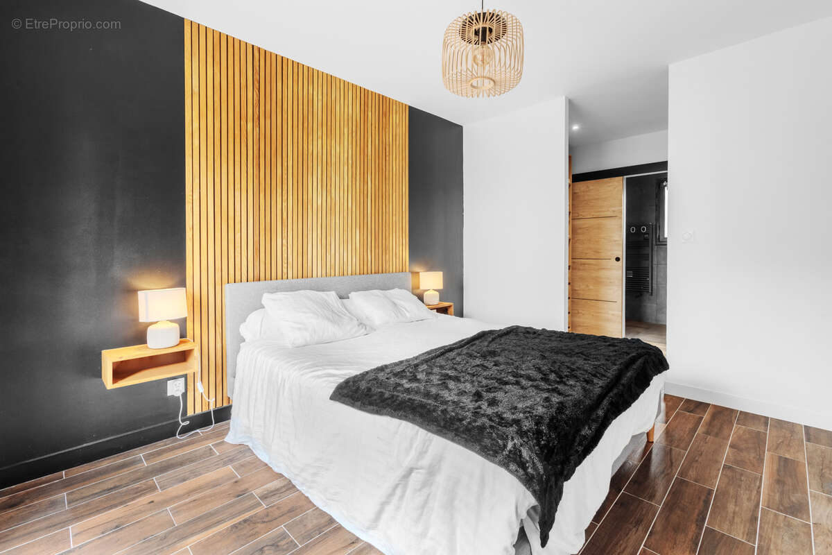 Maison à SAINT-CLAR-DE-RIVIERE