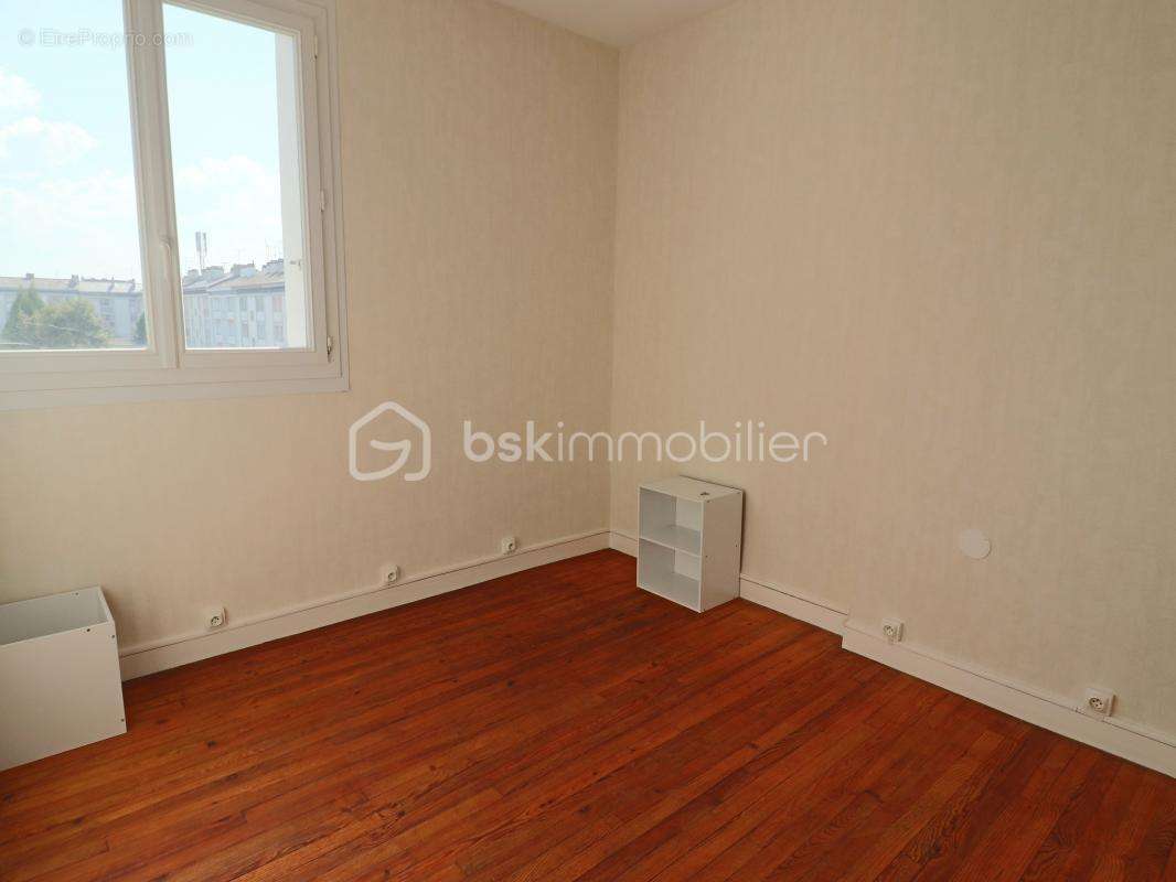 Saint-Nazaire- Appartement T4 quartier Gare - photo 6
