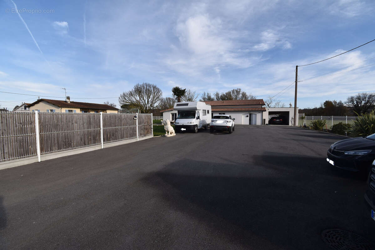 Maison à CINTEGABELLE