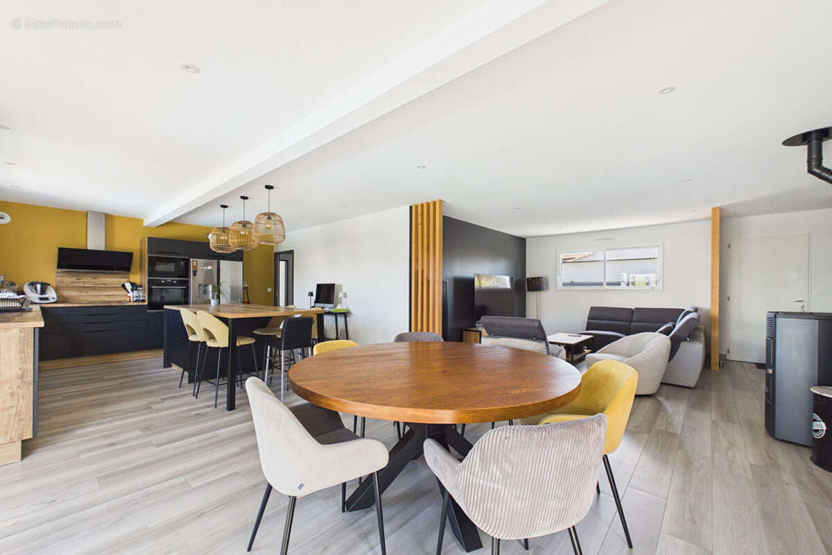 Maison de plain-pied de 2021 - 3ch et 1 bureau + studio - piscine - photo 4