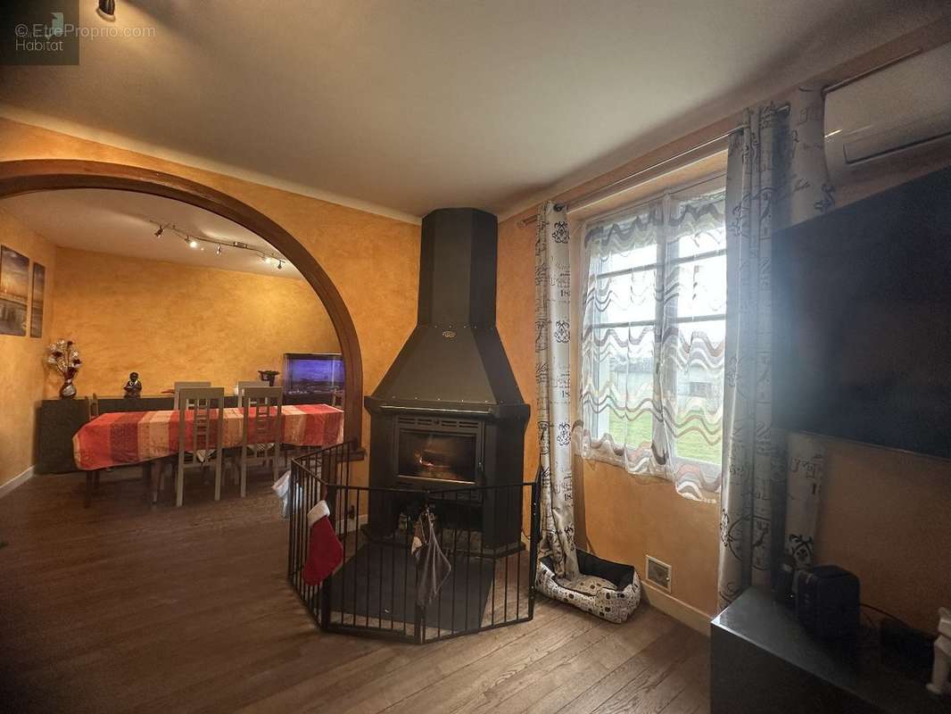 Maison à SAINT-SANTIN-DE-MAURS