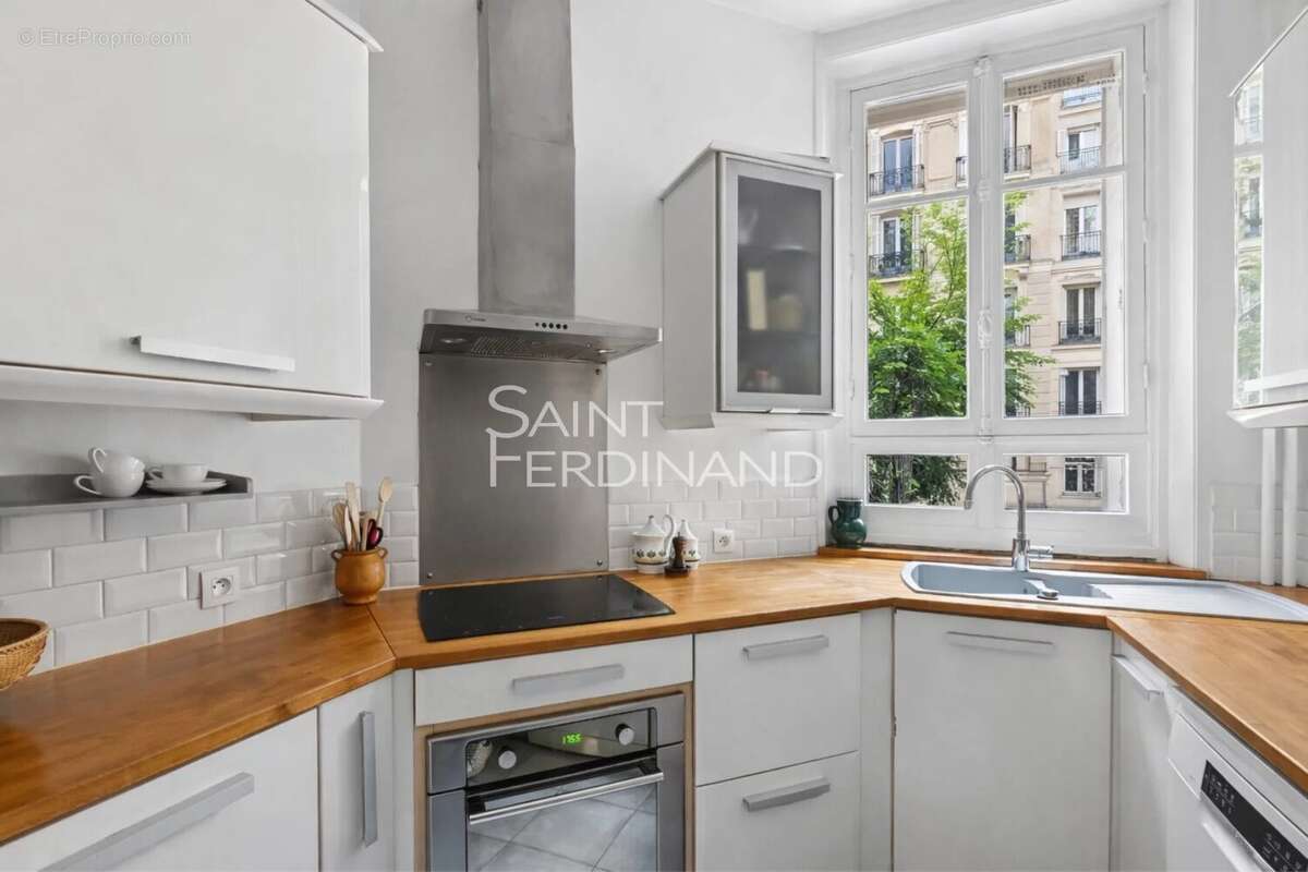 Appartement à NEUILLY-SUR-SEINE