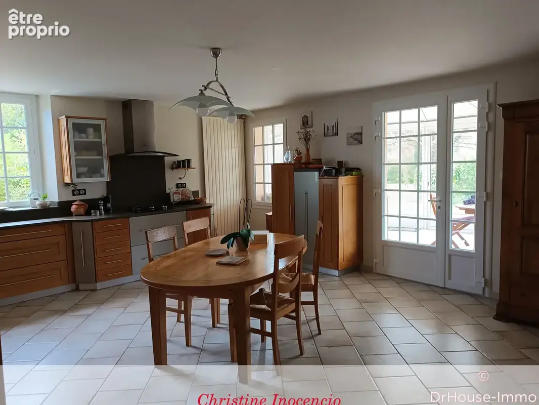 Maison 8 pièces 229 m² à vendre à Barbezieux-Saint-Hilaire (16300) - photo 7