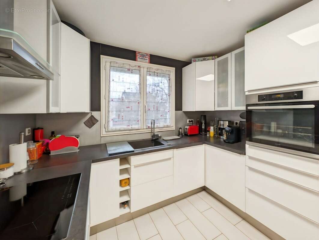 Maison à LE MESNIL-SAINT-DENIS