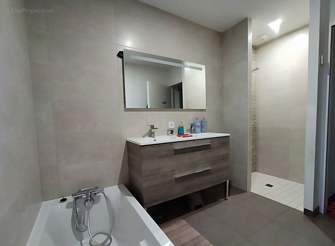 Maison à SAINTE-FLORENCE