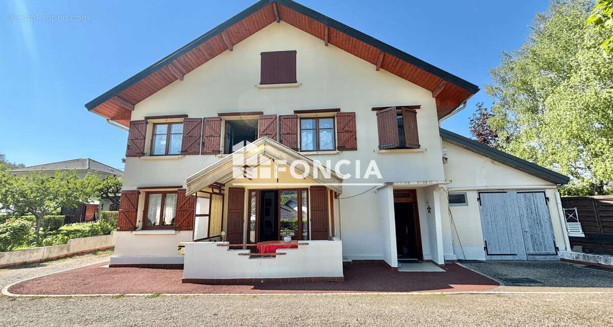 Maison à MONTAGNOLE