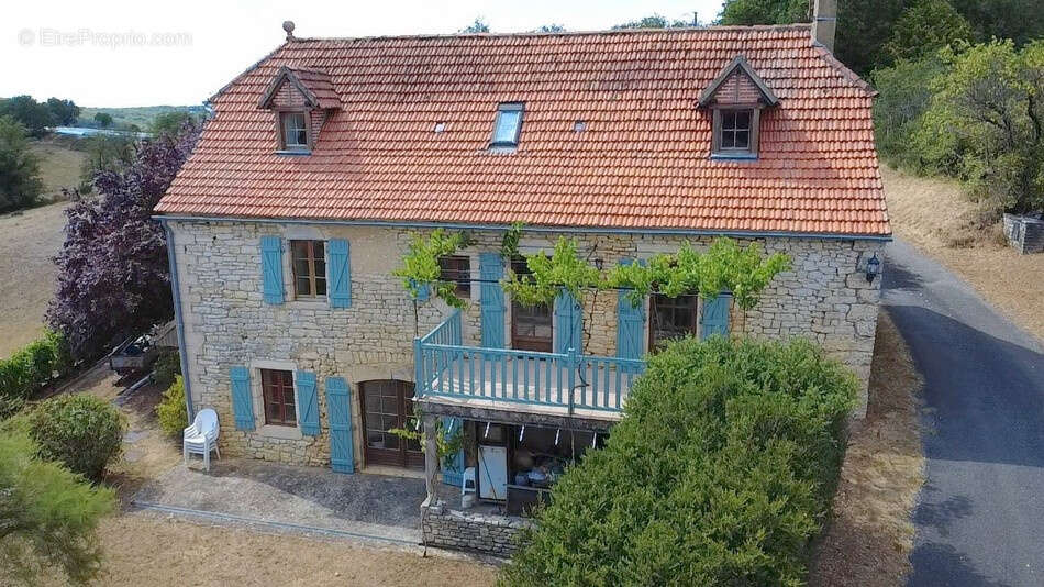 Maison en pierre bénéficiant d'une piscine et d'un panorama champêtre - photo 23