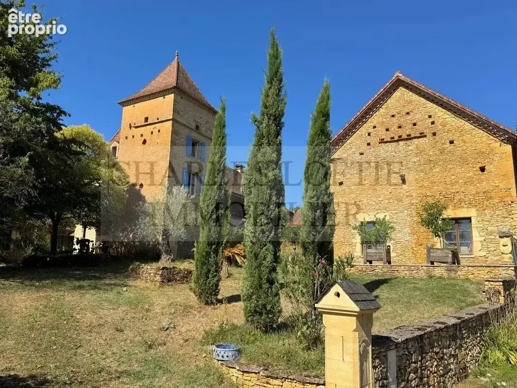 Ensemble en pierre avec gîte et piscine sur un terrain de 8 804 m² dans un hameau paisible en Bouriane - photo 2