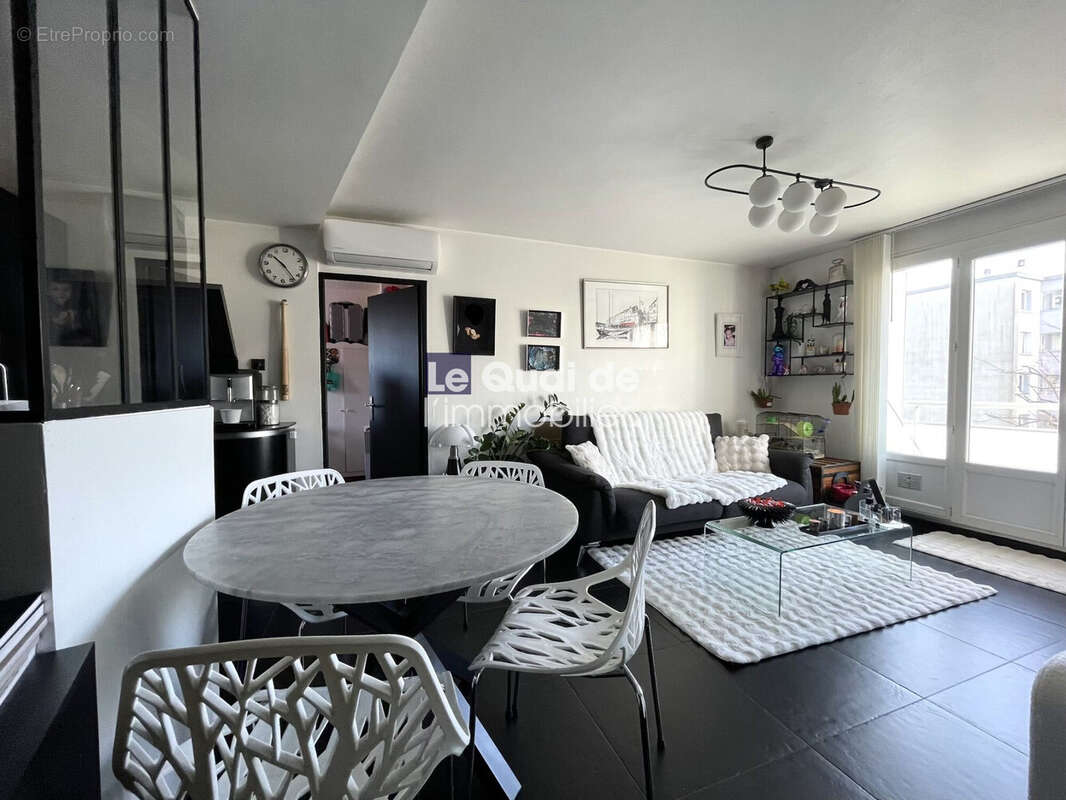 Appartement à SAINT-MARTIN-D'HERES