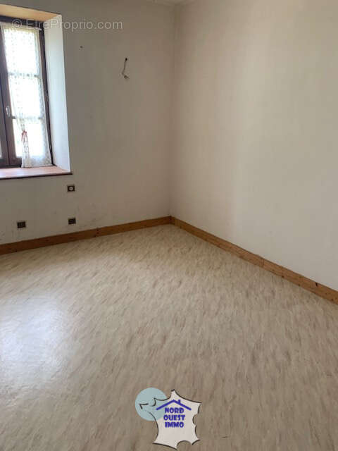 Maison en pierres de 7 pieces principales - photo 9