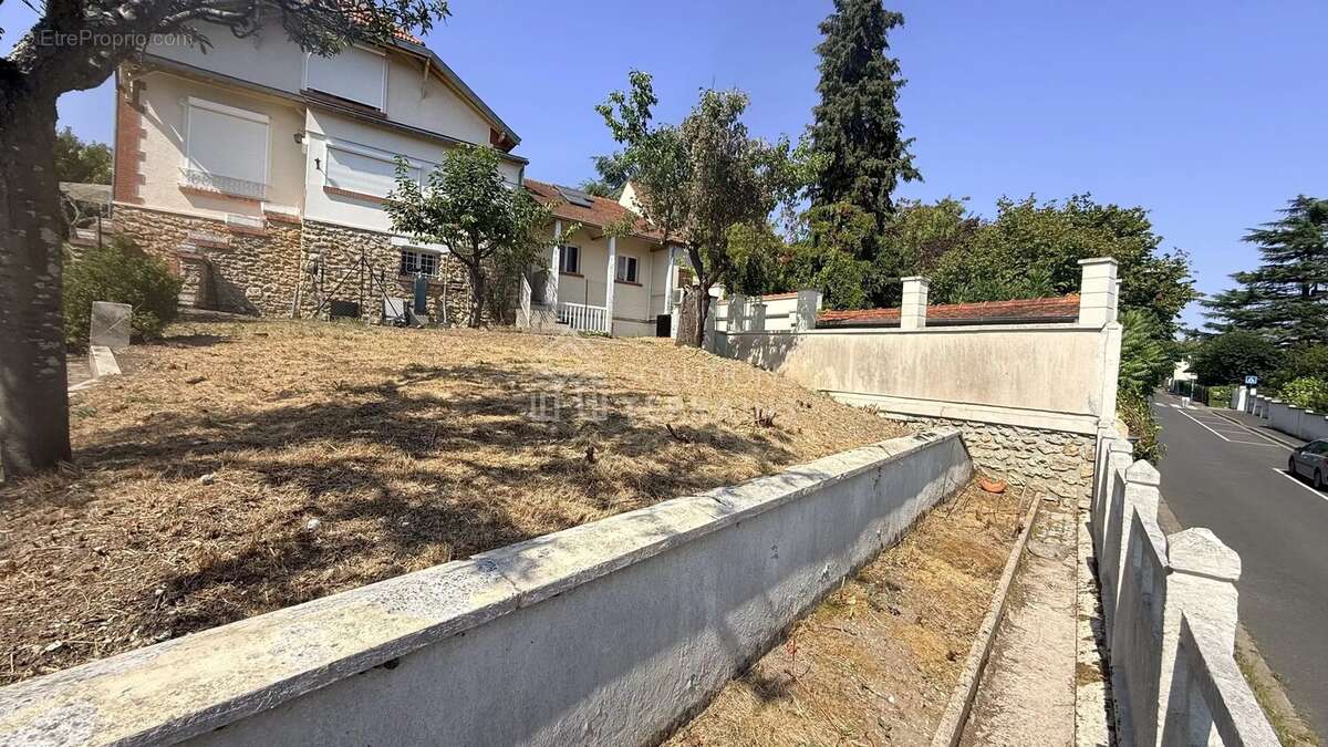 Terrain 282 m² VAUREAL - photo 4