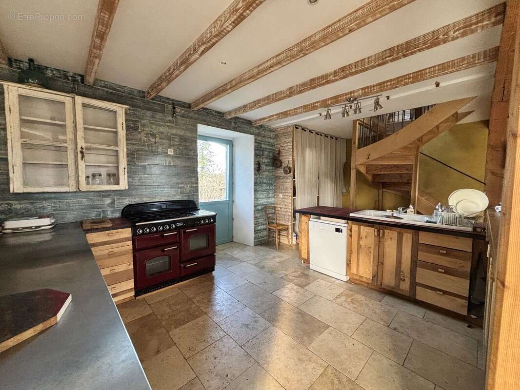 Maison à MONTAIGU-DE-QUERCY