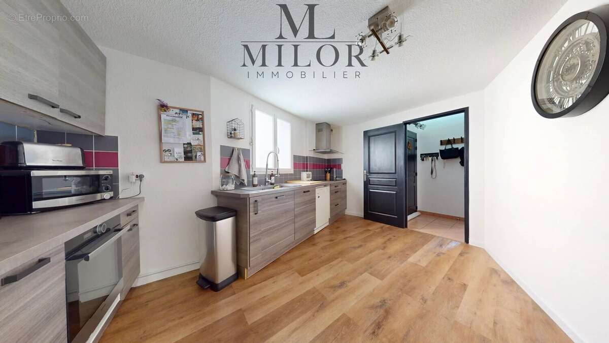Saint-martin-du-var – dernier étage, 5 pièces avec mezzanine et deux balcons - photo 6