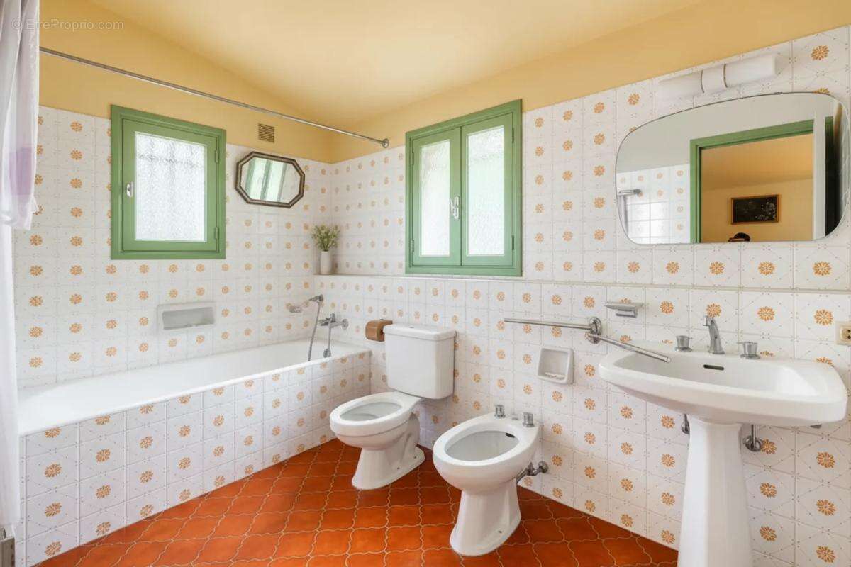 Villa avec piscine, vue sur collines, mer et lac + maison d'amis - photo 27