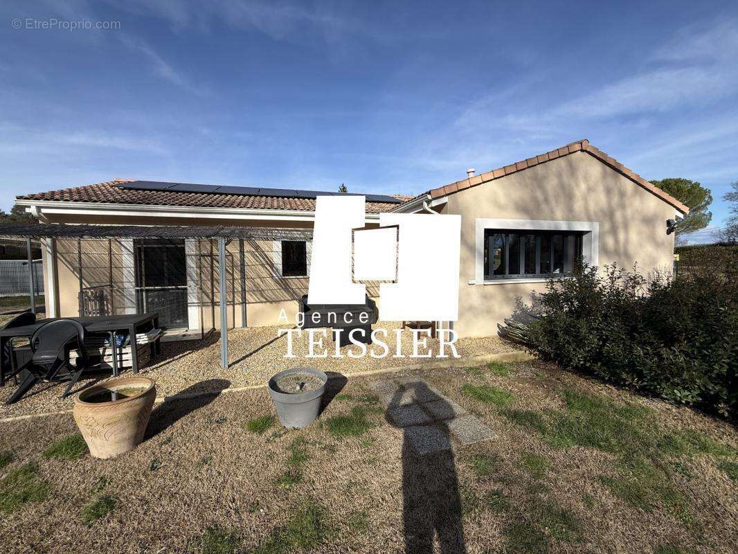 Maison à BERRIAS-ET-CASTELJAU