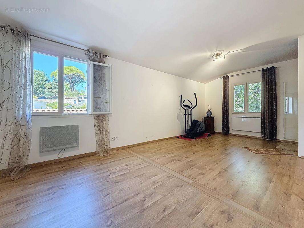 Maison à DRAGUIGNAN