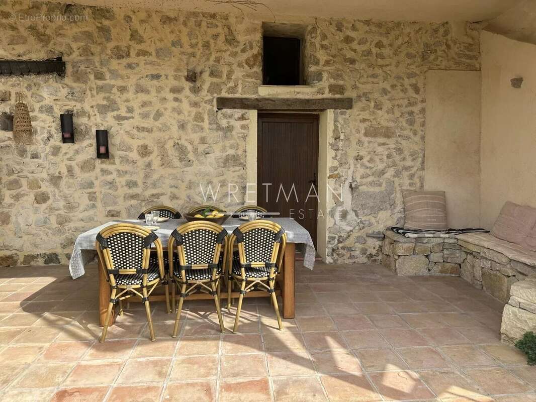 Appartement à MONTAUROUX