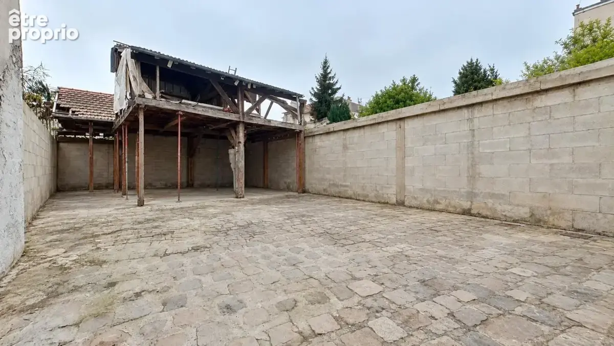 EXCLUSIVITÉ – Ensemble immobilier avec énorme potentiel à 500m du Métro Ligne 11 - photo 2