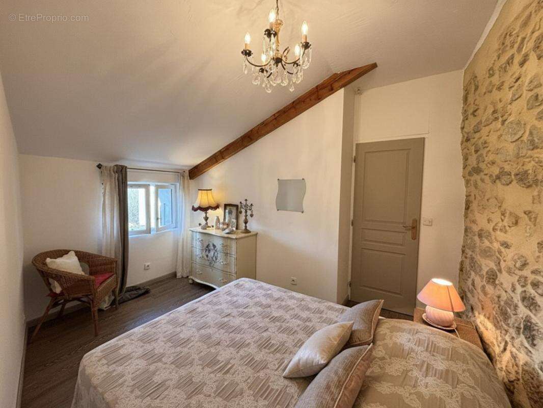 Maison à LA BAUME-DE-TRANSIT