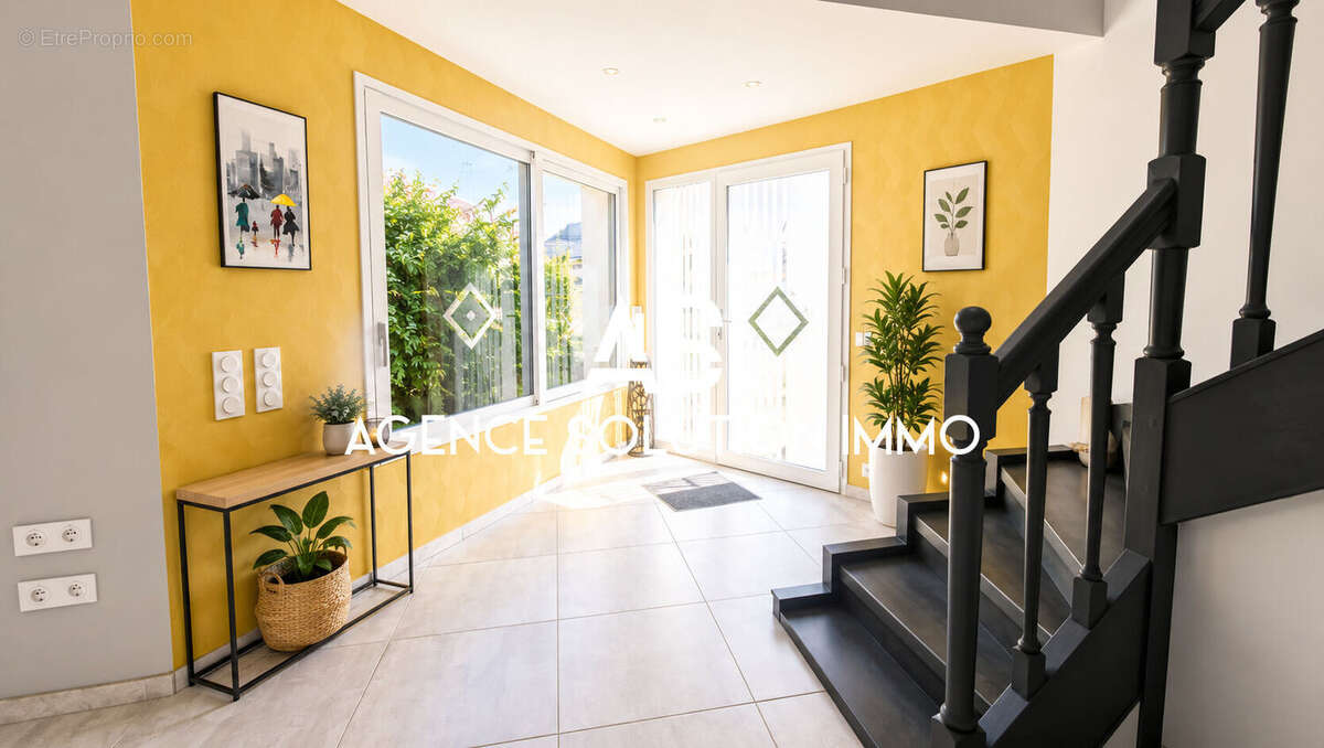 Maison - 156m² - 6 pièces - Quartier Avesnières - photo 5