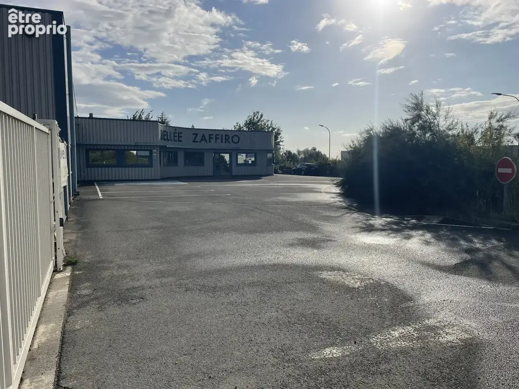 Commerce 1 200 m² à vendre à Bretteville-Sur-Odon (14760) - photo 3