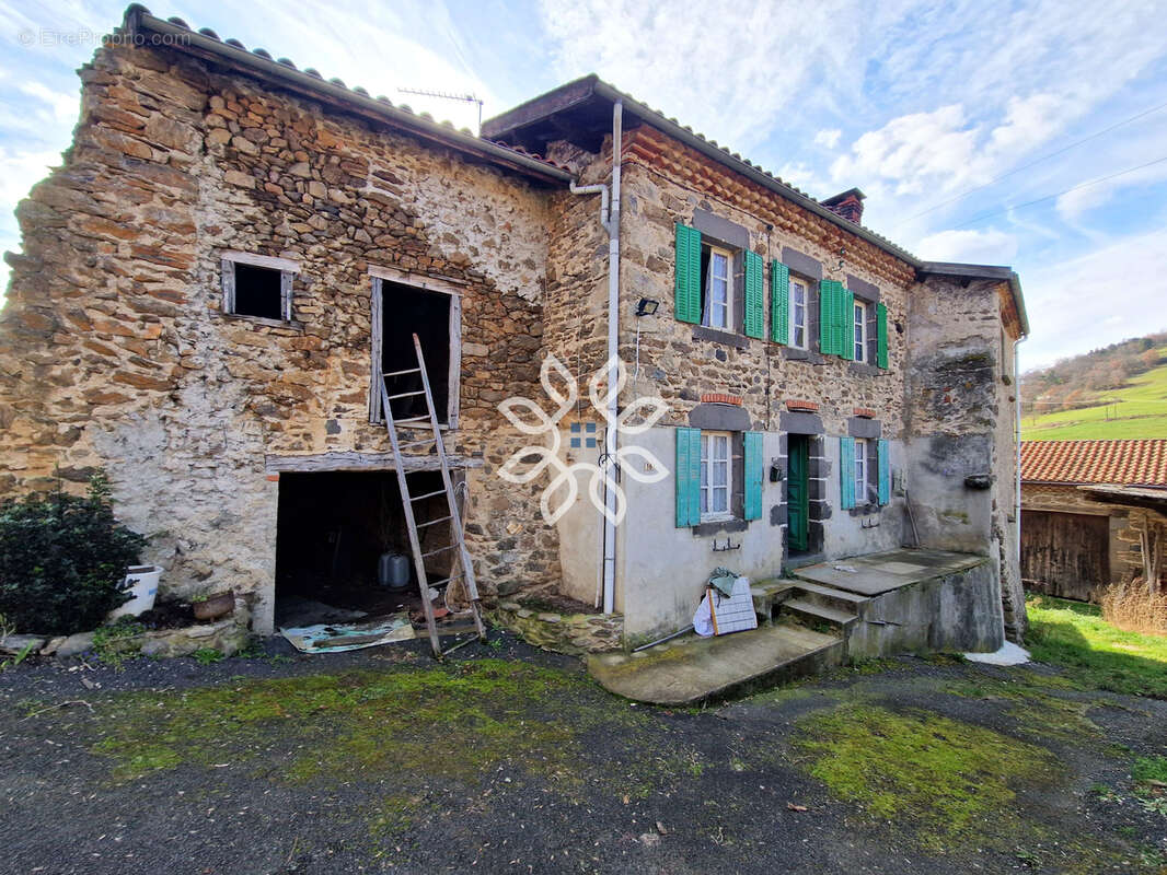 Maison à VILLENEUVE-D'ALLIER