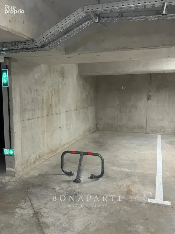 Parking à CROZET