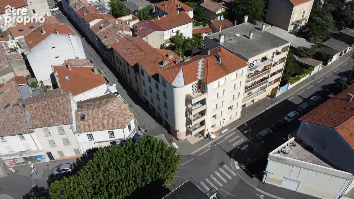 Chateauvert - Appartement F4 avec terrasse et garage - photo 8