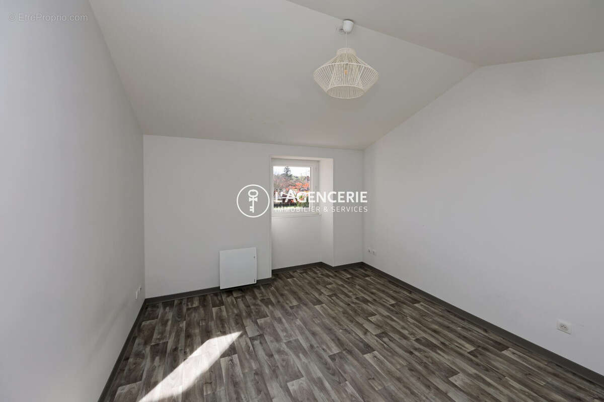 Maison à FREJAIROLLES