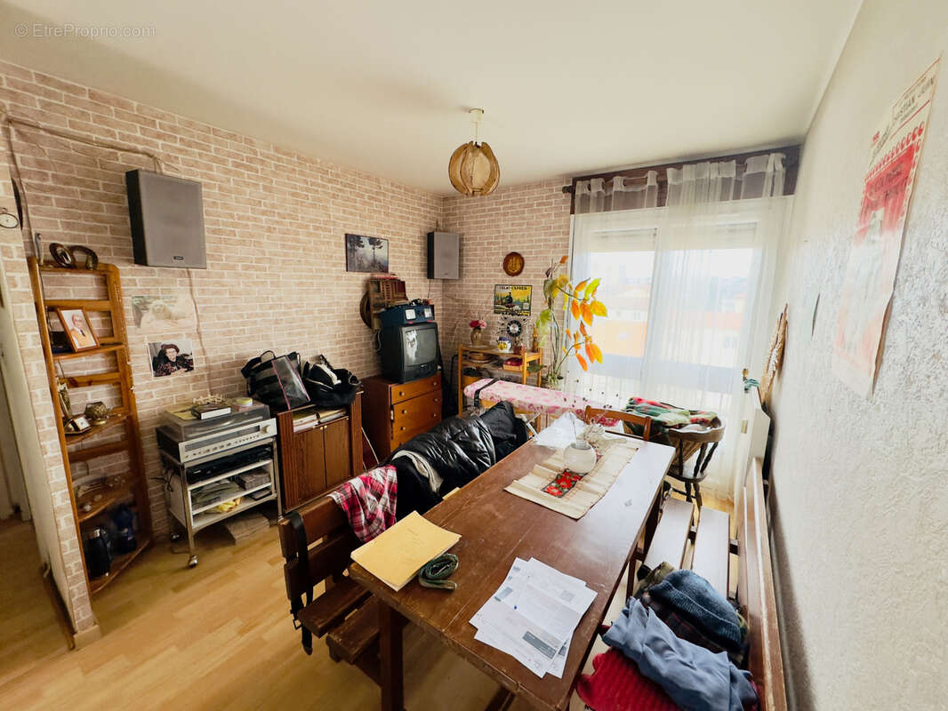 Autre à SAINT-ETIENNE