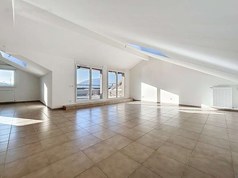 Appartement à VILLE-LA-GRAND