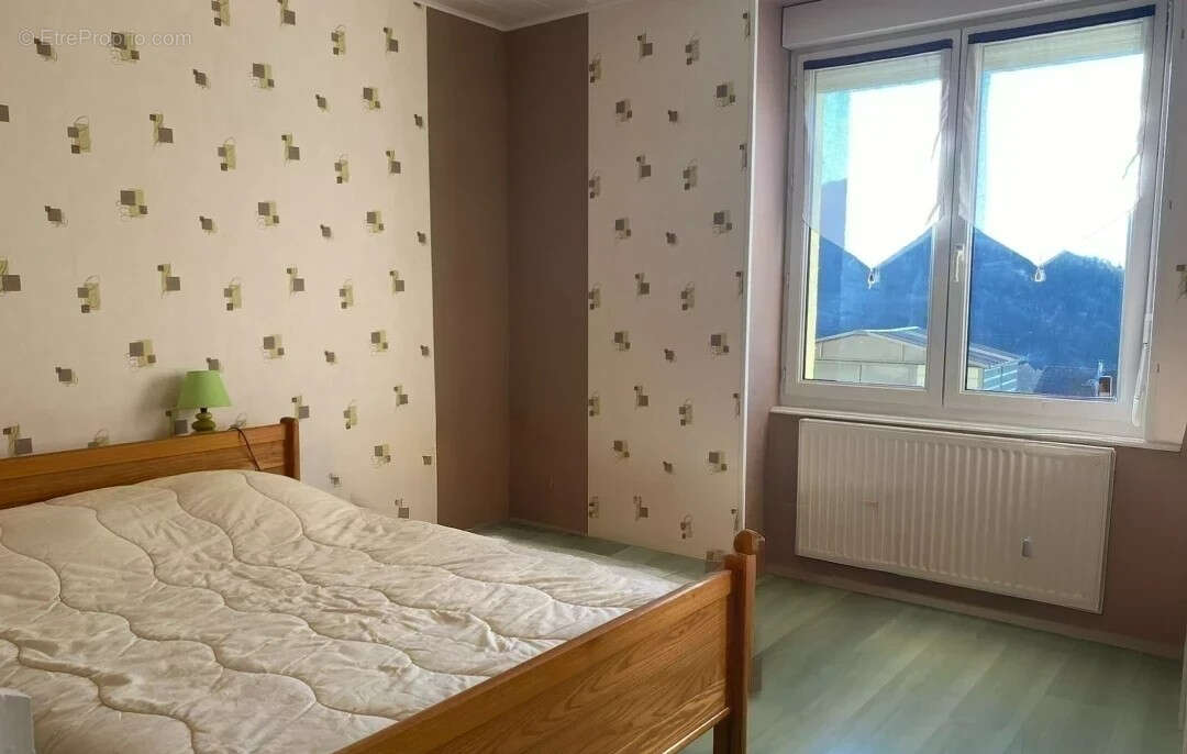 Appartement à SALINS-LES-BAINS