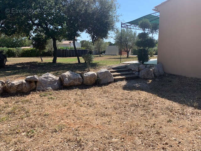 Maison à PERNES-LES-FONTAINES