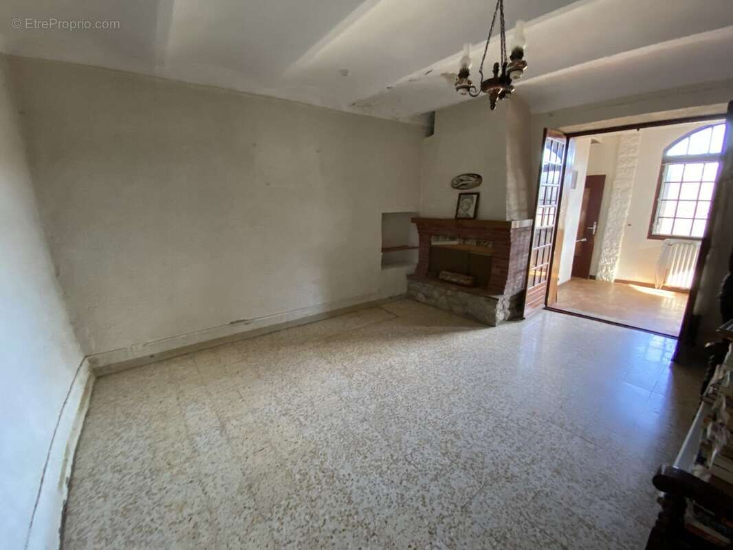 Maison à ALLEGRE-LES-FUMADES