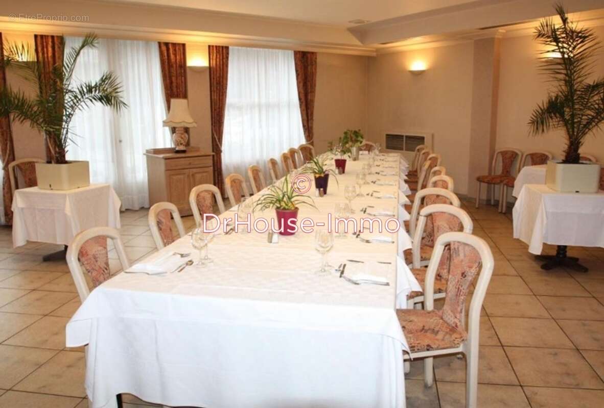 Commerce à PONT-DE-SALARS