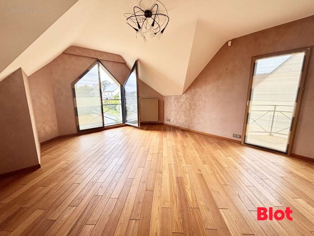 Maison à DOMLOUP