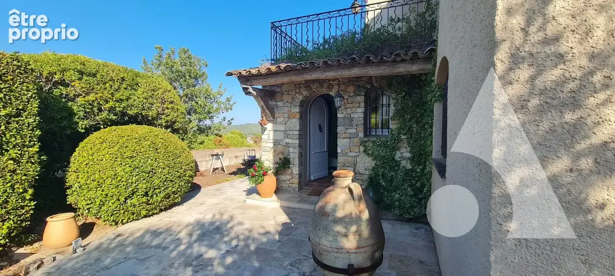Superbe propriété à Flayosc, 10 pièces 240 m² sur plus de 6.500m² de terrain - photo 2