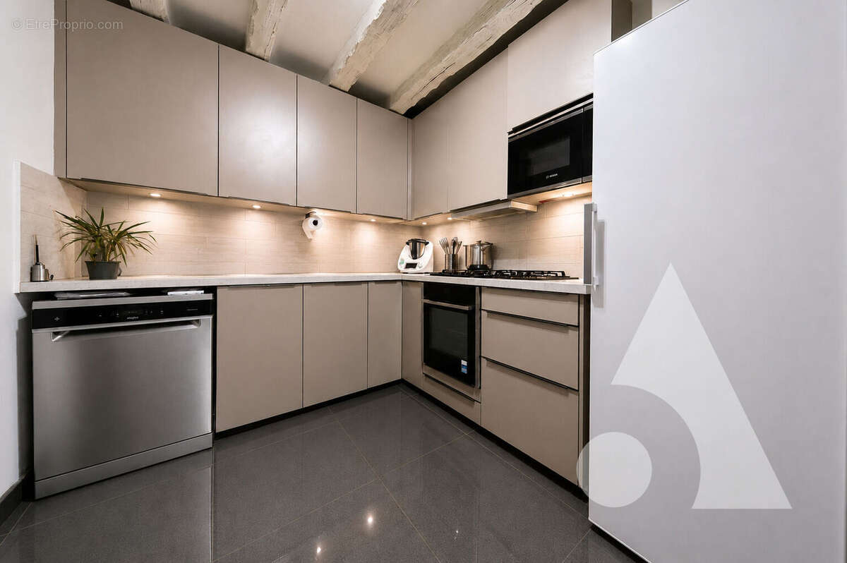 Maison de ville en plein centre - avec véranda et cour. - photo 6
