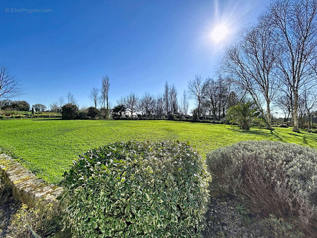 Maison à SAINT-MAURICE-EN-COTENTIN