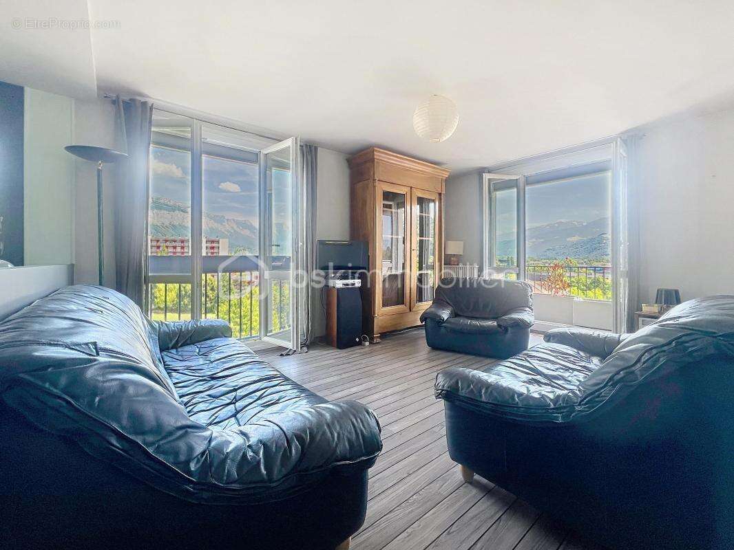 Appartement à SAINT-MARTIN-D'HERES