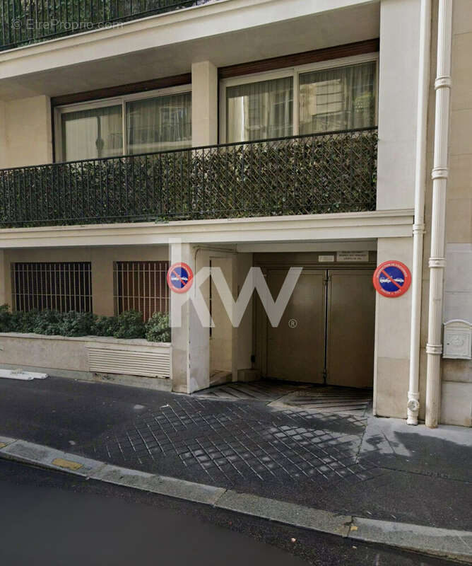 Parking 12 m² à Paris-16e  - photo 3