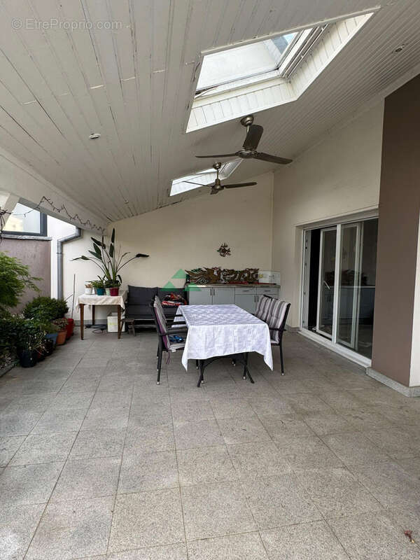 Le charme d'une maison familiale avec piscine dans un secteur privilégié - photo 6