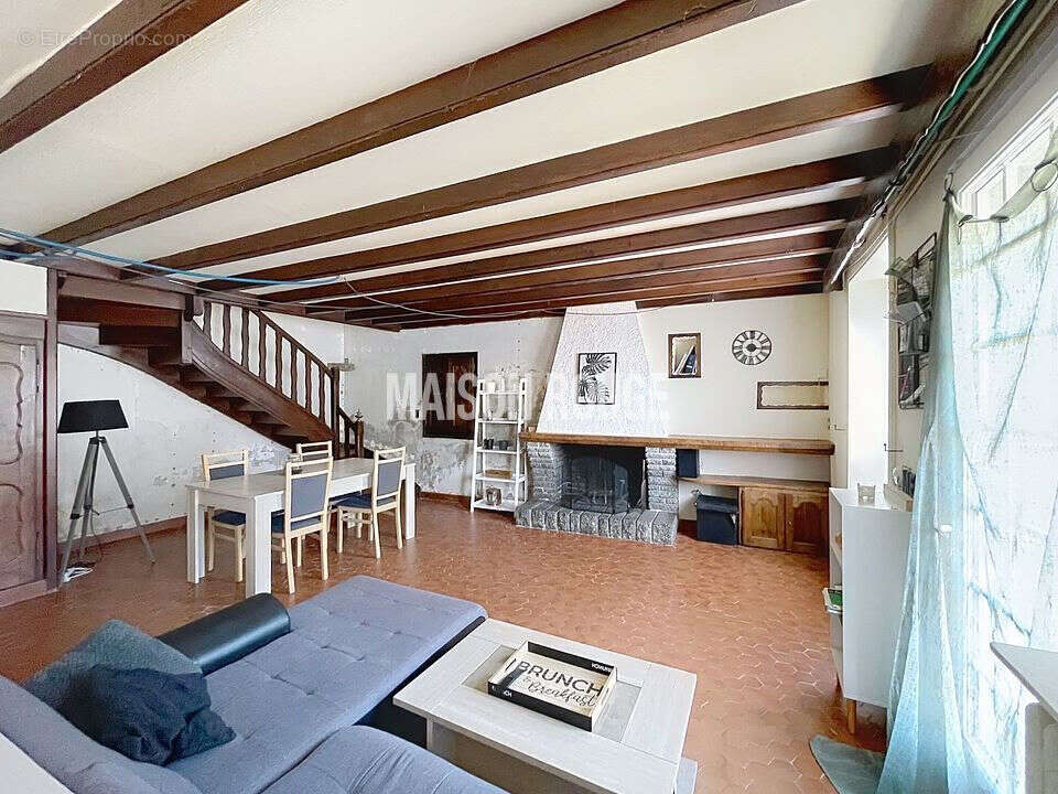 Maison de ville à finir de rénover avec terrasse et potentiel située à MINIAC MORVAN - photo 5