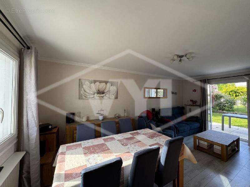 Maison à COMBS-LA-VILLE