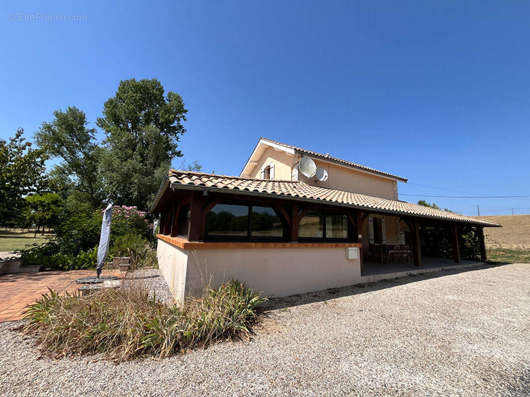 Maison à LOUGRATTE