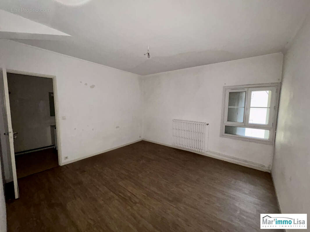 Maison 230 m² à Courthezon  - photo 3