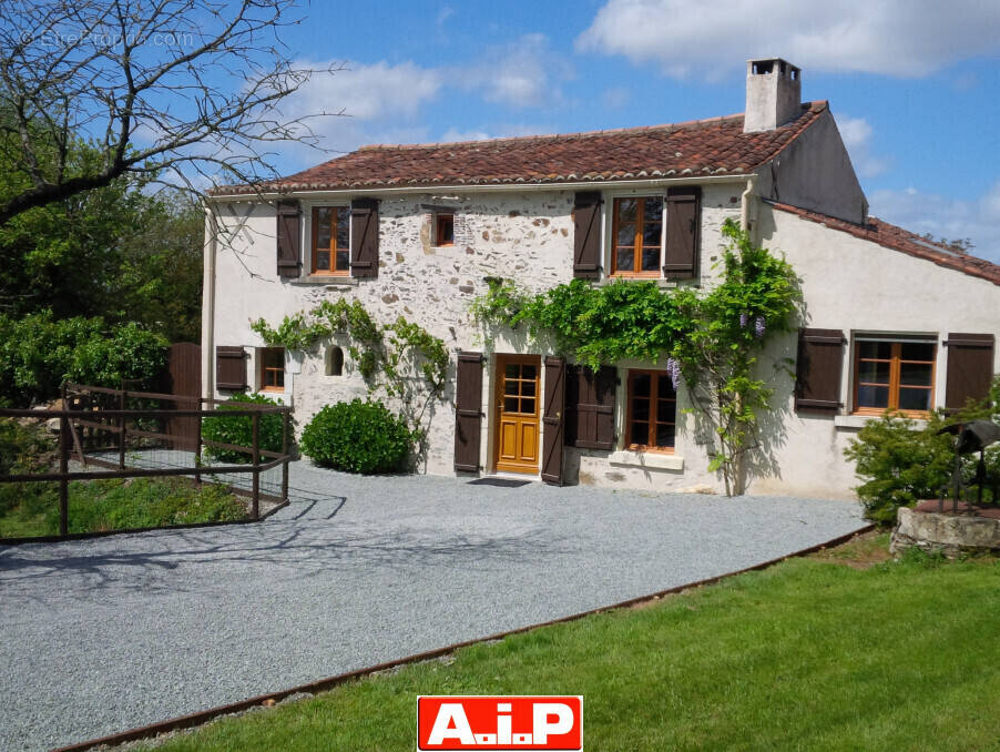 Maison à MOUILLERON-EN-PAREDS